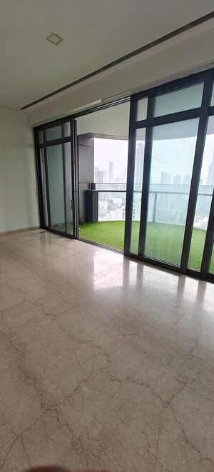 Room in 3 BHK Apartment at Omkar 1973, Worli – for Rent