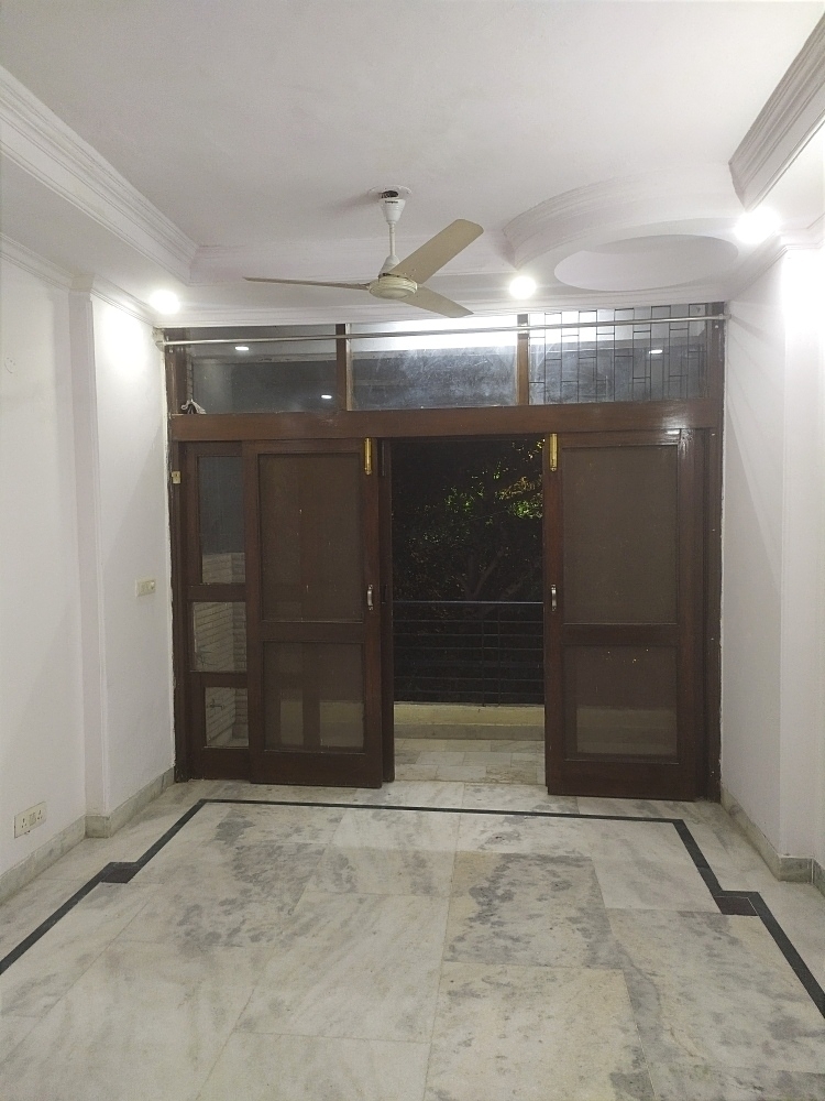 2 BHK + Pooja Room Builder Floor For Rent in Chittaranjan Park