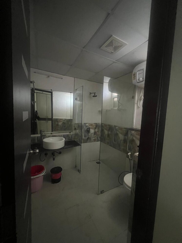Bathroom, gaur-sportswood 3.5 Bedroom 2280 Sq.Ft. Apartment In Sector 79 Noida 8637773