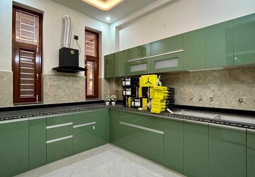 Bedroom in 6 BHK Independent House at Mansarovar – for Sale