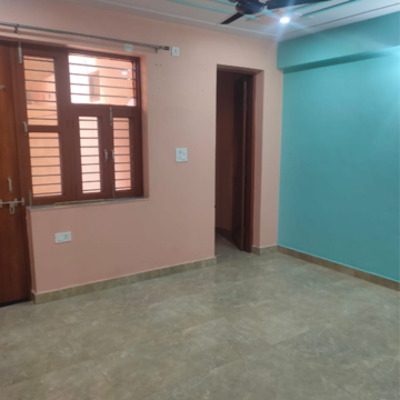 Room in 3 BHK Independent House at Sector 9 – for Rent