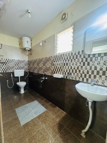 Team Area in 2 BHK Apartment at Indiranagar – for Rent