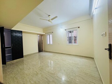 Room in 2 BHK Apartment at Indiranagar – for Rent