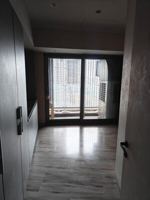 Room in 3 BHK Apartment at Lodha World Crest, Worli – for Rent