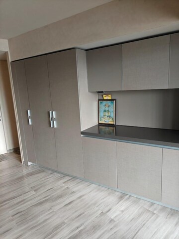 Room in 3 BHK Apartment at Lodha World Crest, Worli – for Rent