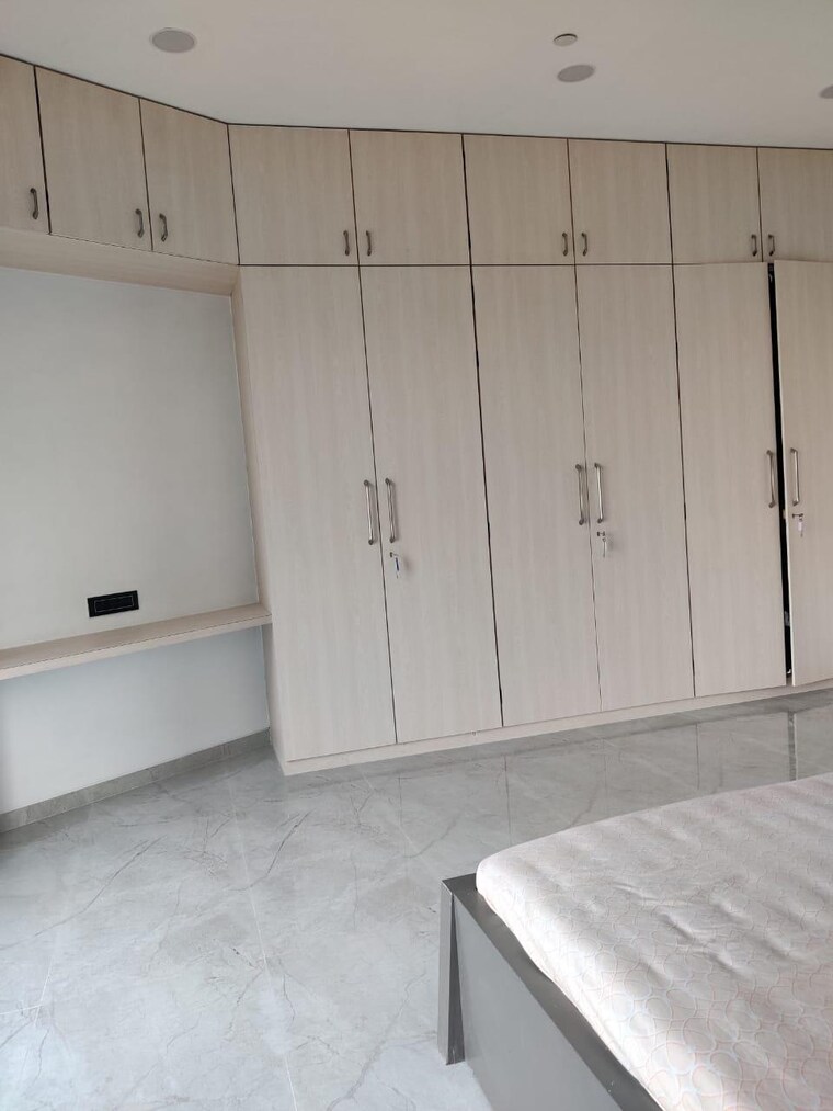 Bathroom, lodha-world-view 3 Bedroom 1736 Sq.Ft. Apartment In Worli Mumbai 9381131