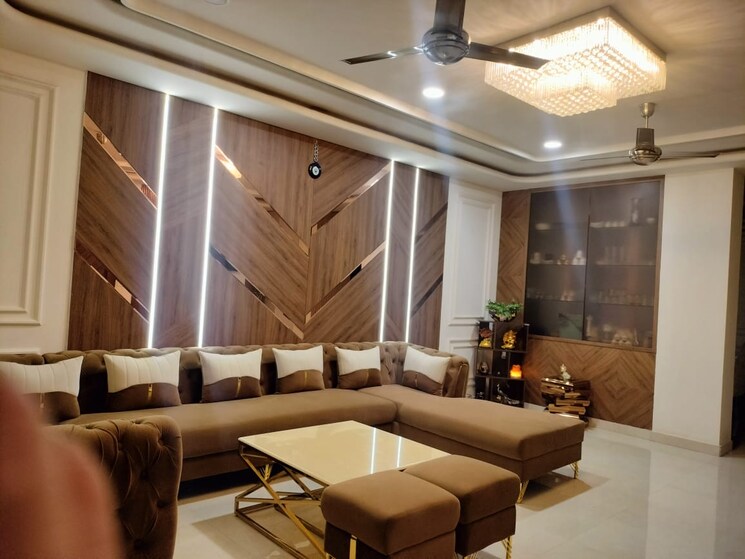 Gym, tri nagar 3.5 Bedroom 1800 Sq.Ft. Builder Floor In Tri Nagar Delhi 9381143