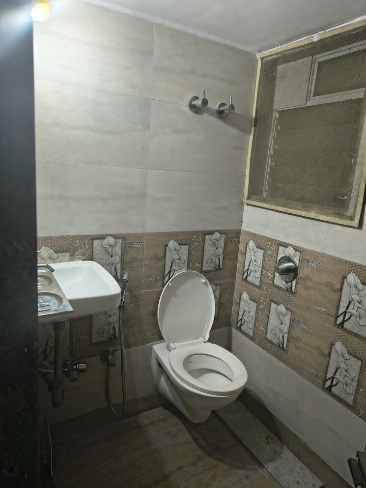 Bathroom, star-sky-sayba-heights 1 Bedroom 392 Sq.Ft. Apartment In Nehru Nagar Mumbai 9381147