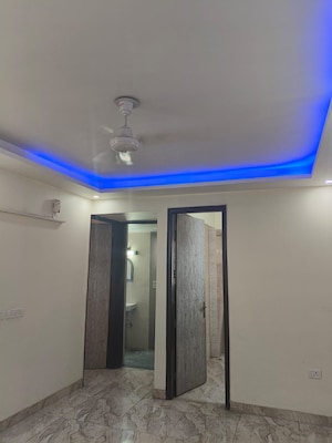 Furnished Amenities in 3 BHK Apartment at Vasant Kunj – for Sale