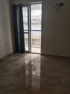 Room in 3 BHK Apartment at Vasant Kunj – for Sale