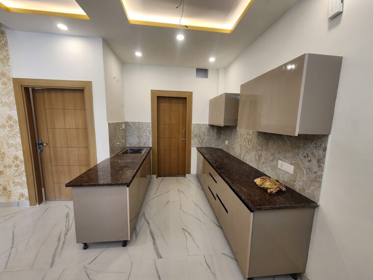 Living Room, indira nagar 3.5 Bedroom 1000 Sq.Ft. Independent House In Indira Nagar Lucknow 9381170