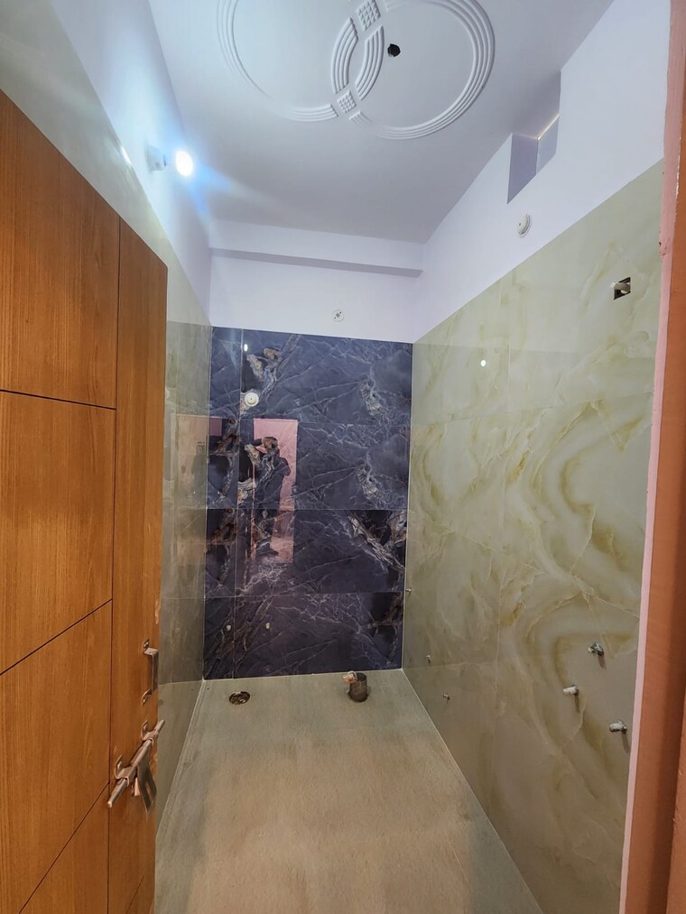 undefined, indira nagar 3.5 Bedroom 1000 Sq.Ft. Independent House In Indira Nagar Lucknow 9381170