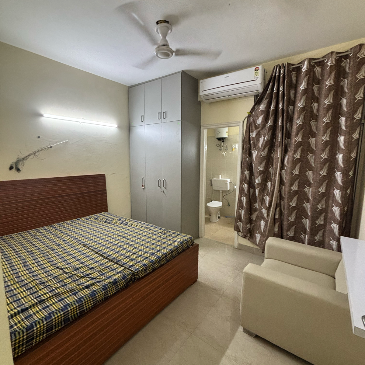 2 BHK + Extra Room Apartment For Sale in Shree Vardhman Mantra