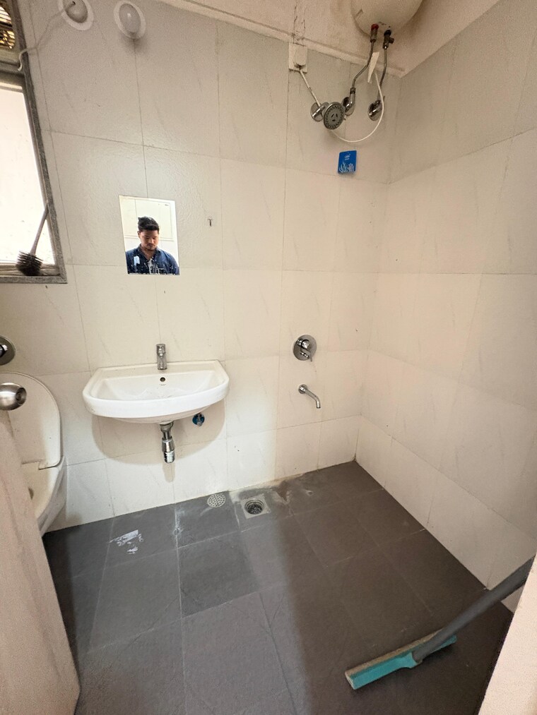 Bathroom, lodha-casa-rio 2 Bedroom 658 Sq.Ft. Apartment In Dombivli East Thane 9381189