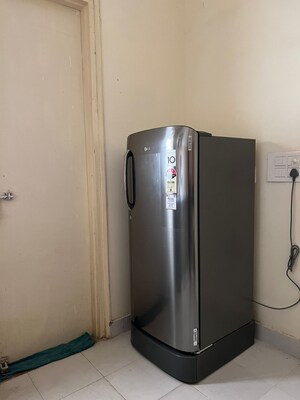 Building Lobby in 2 BHK Apartment at UPAEVP Mandakini Enclave, Raebareli Road – for Rent