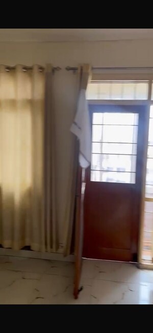 Room in 3 BHK Apartment at Jal Vayu Vihar Noida, Sector 21 – for Rent