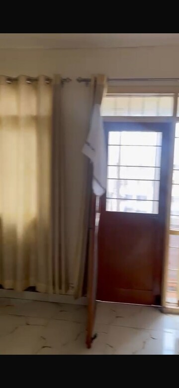 Room in 3 BHK Apartment at Jal Vayu Vihar Noida, Sector 21 – for Rent