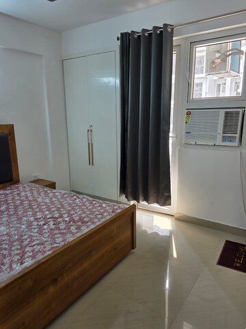 Bedroom in 3.5 BHK Apartment at Ansal Sushant Jeevan Enclave, Sushant Golf City – for Rent
