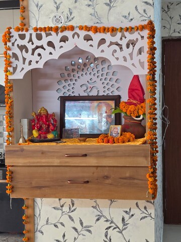 Bedroom in 3.5 BHK Apartment at Ansal Sushant Jeevan Enclave, Sushant Golf City – for Rent