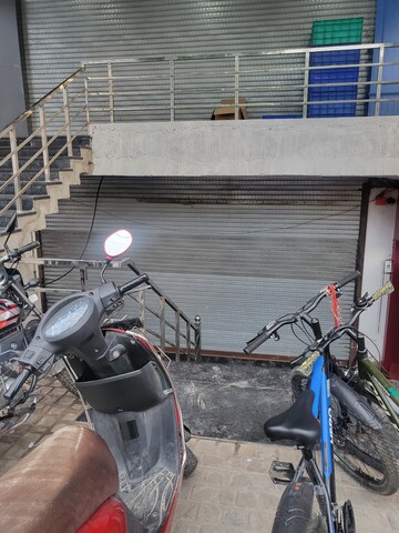 Showroom – Exterior View View at Aliganj - for Rent