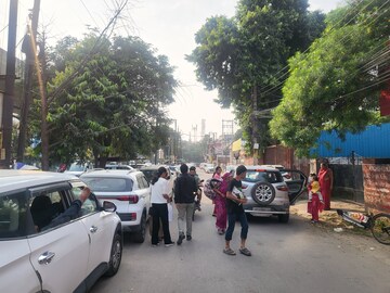 Parking in  Showroom at Indira Nagar – for Rent