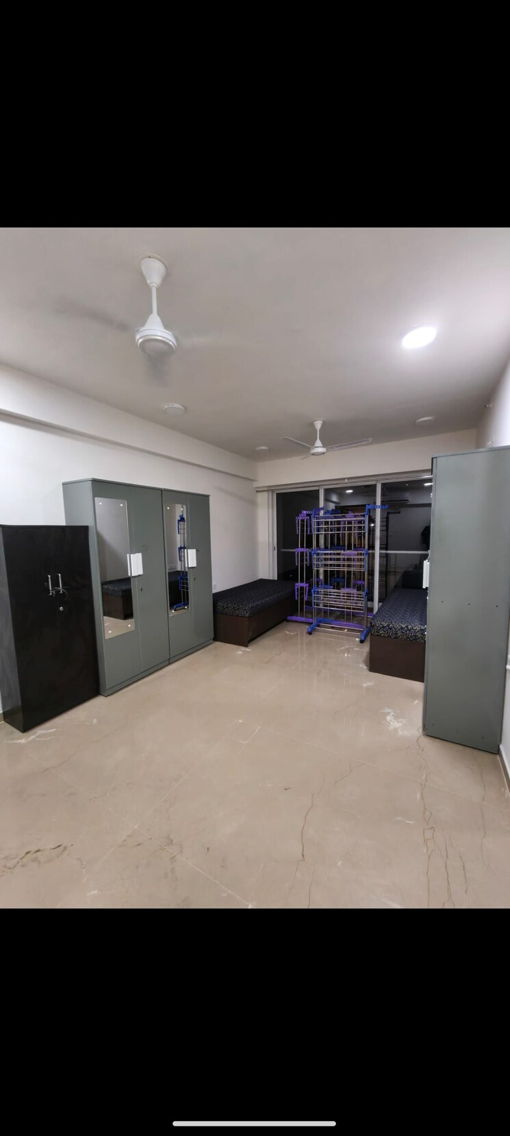 Room, thane west Pg For Girls In Thane West 9381250