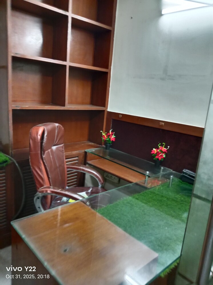 undefined, laxmi nagar Commercial Office Space 400 Sq.Ft. In Laxmi Nagar Delhi 9381281