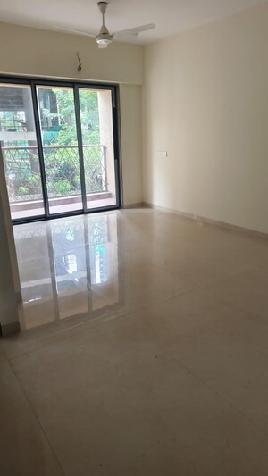 Room in 3 BHK Apartment at Ekta Tripolis, Goregaon West – for Sale