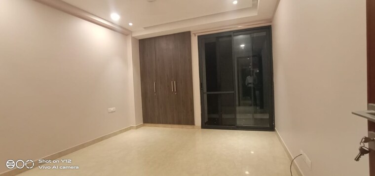 Room, greater kailash i 3 Bedroom 250 Sq.Yd. Builder Floor In Greater Kailash I Delhi 9381319