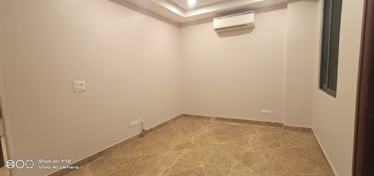 Room, greater kailash i 3 Bedroom 250 Sq.Yd. Builder Floor In Greater Kailash I Delhi 9381319