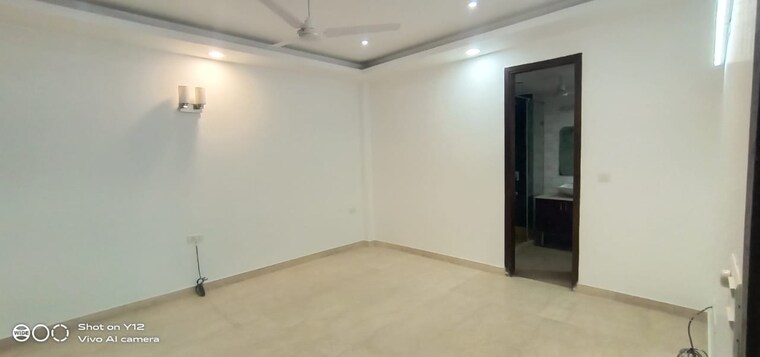 Room, greater kailash i 4 Bedroom 300 Sq.Yd. Builder Floor In Greater Kailash I Delhi 9381321
