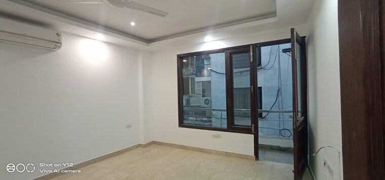 Room, greater kailash i 4 Bedroom 300 Sq.Yd. Builder Floor In Greater Kailash I Delhi 9381321