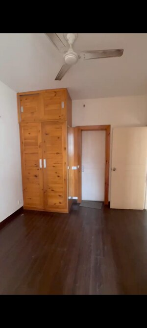 Room in 2.5 BHK Apartment at Mahagun Mywoods, Sector 16c Greater Noida – for Sale