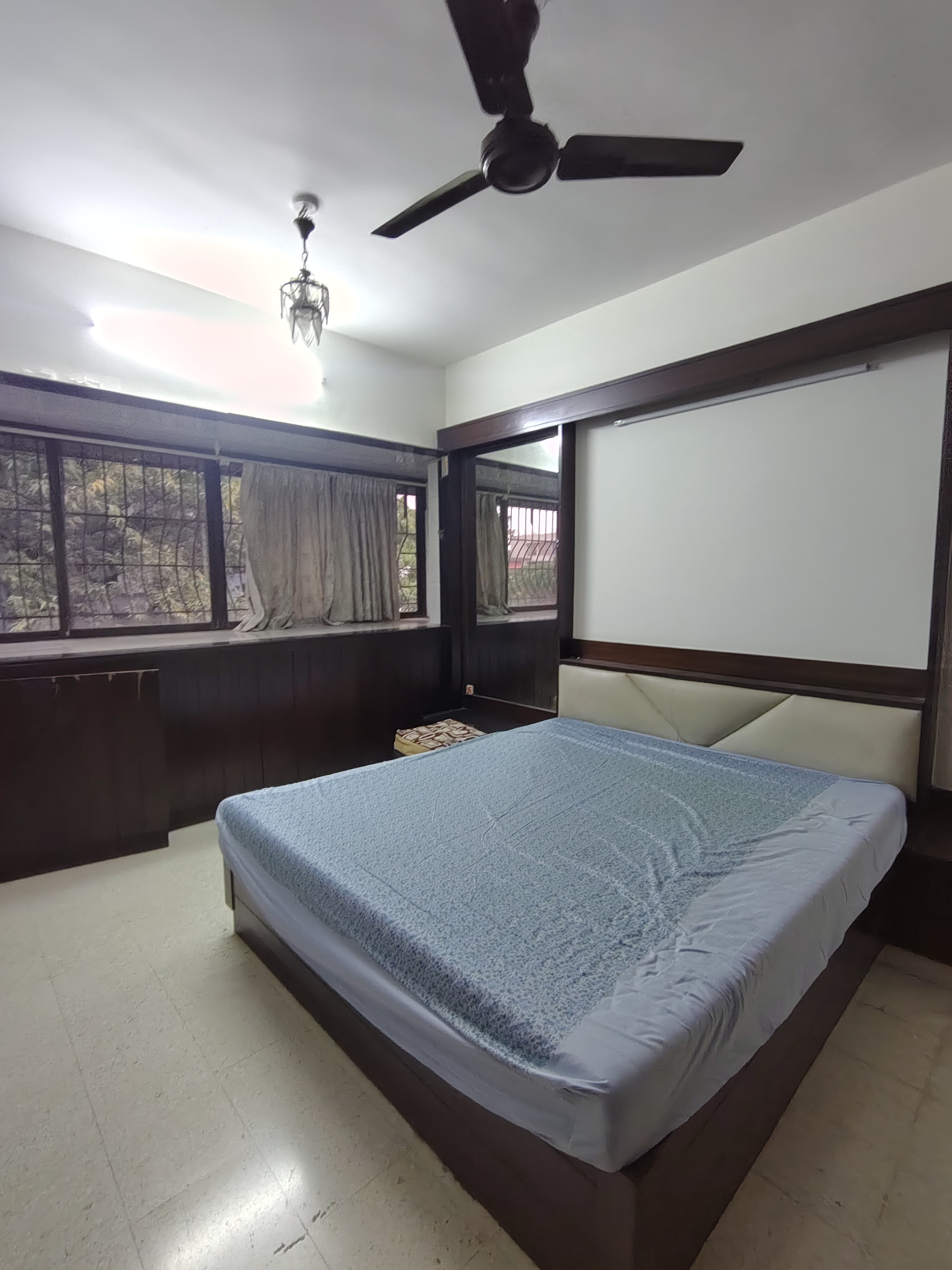 2 BHK 1000 Sq.Ft. Apartment in Bhoomi Tower Santacruz East