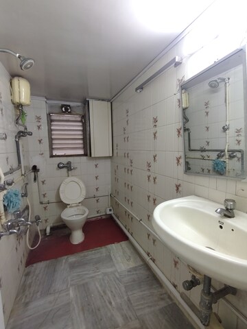 Bathroom in 2 BHK Apartment at Bhoomi Tower Santacruz East, Santacruz East – for Rent