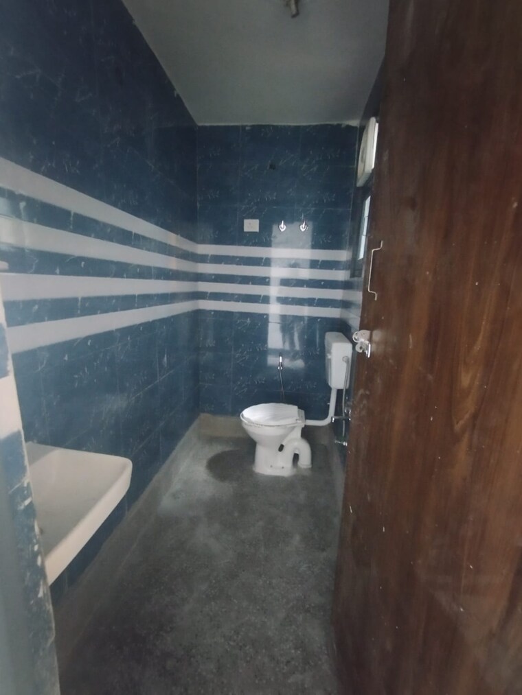 Bathroom, chattarpur 1 Bedroom 490 Sq.Ft. Builder Floor In Chattarpur Delhi 9381348