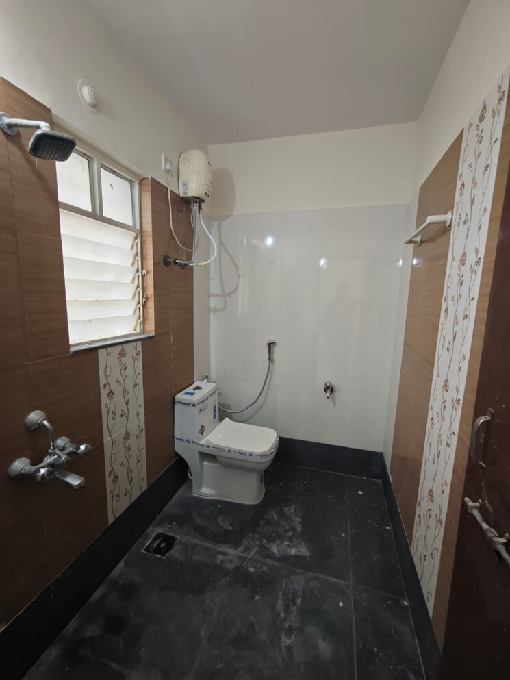 Bathroom, gk-rose-county 2.5 Bedroom 980 Sq.Ft. Apartment In Pimple Saudagar Pune 9381359