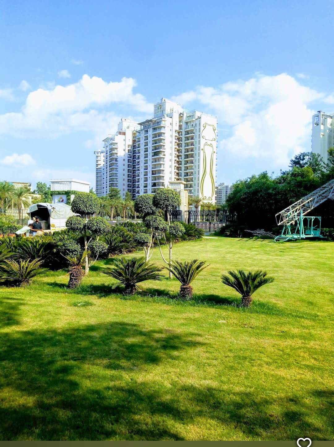 2 BHK Apartment For Sale in Central Park Resorts