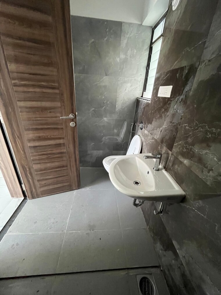 Bathroom, kakkad-la-vida 2 Bedroom 882 Sq.Ft. Apartment In Balewadi Pune 9381375
