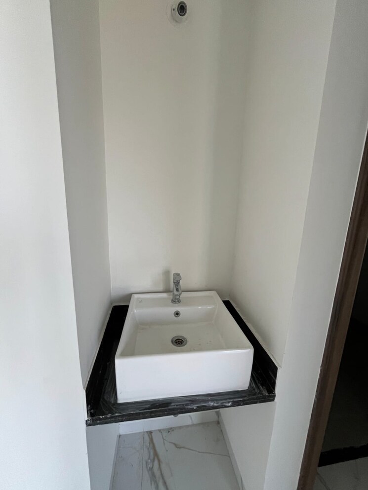 Bathroom, kakkad-la-vida 2 Bedroom 882 Sq.Ft. Apartment In Balewadi Pune 9381375