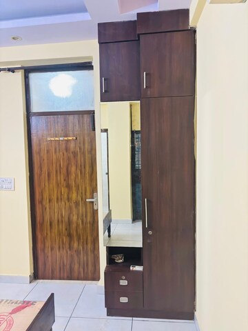 Furnished Amenities in 2 BHK Builder Floor at Town Park Buildcon, Indrapuram – for Rent