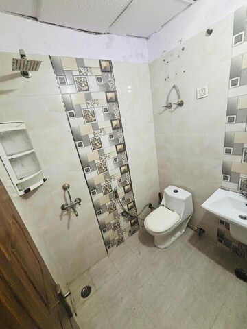 Bathroom in 2 BHK Builder Floor at Town Park Buildcon, Indrapuram – for Rent