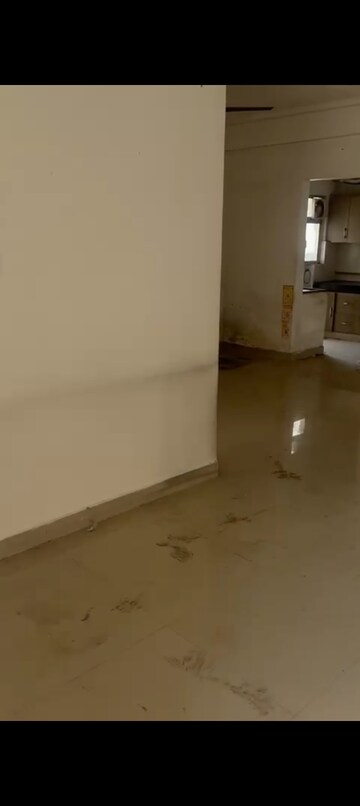 Room in 3 BHK Apartment at VVIP Addresses, Raj Nagar Extension – for Rent