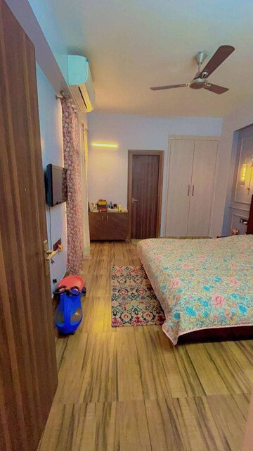 Bedroom in 3 BHK Apartment at Gaur City 2 - 14th Avenue, Sector 16c Greater Noida – for Rent