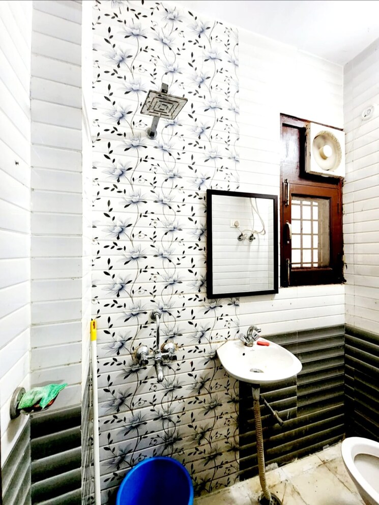 Bathroom, chattarpur 1 RK 380 Sq.Ft. Builder Floor In Chattarpur Delhi 9381421