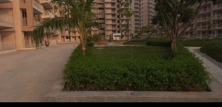Garden, shree-vardhman-green-court 2 Bedroom 626 Sq.Ft. Apartment In Sector 90 Gurgaon 9381420