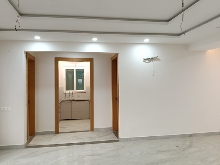 Room, gomti nagar 6 Bedroom 4000 Sq.Ft. Builder Floor In Gomti Nagar Lucknow 9381436