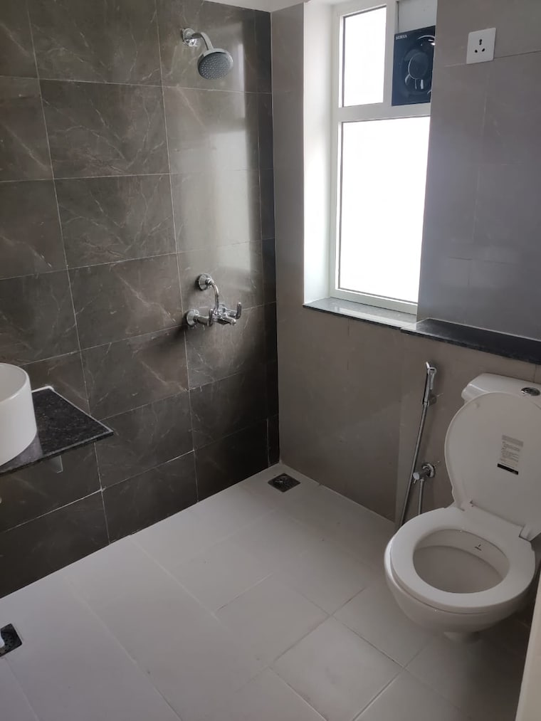 Bathroom, sushma-joynest-zrk 3 Bedroom 1350 Sq.Ft. Apartment In Ghazipur Zirakpur 9381490