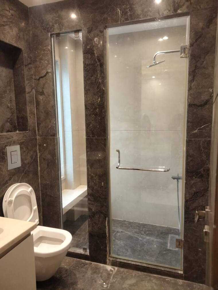Bathroom, defence colony 3 Bedroom 2700 Sq.Ft. Apartment In Defence Colony Delhi 9381509