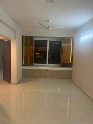 Room in 3 BHK Apartment at Emaar The Palm Drive-The Premier Terraces, Sector 66 – for Rent